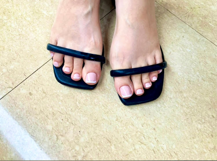 Dry Gel Pedicure & French tip